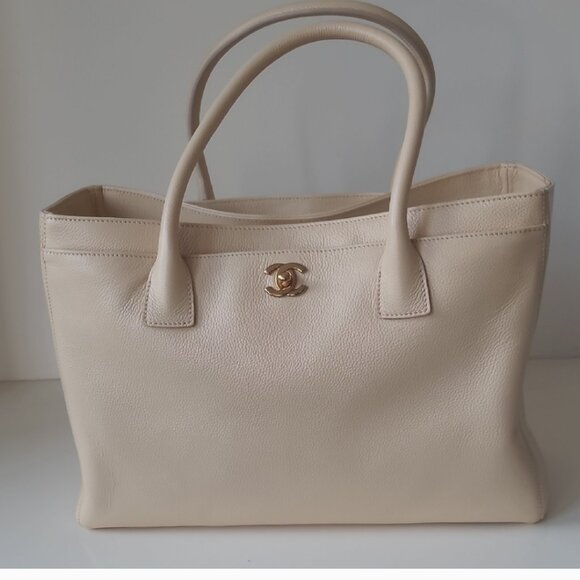 CHANEL Set Beige Tote and Insert - Picture 5 of 16
